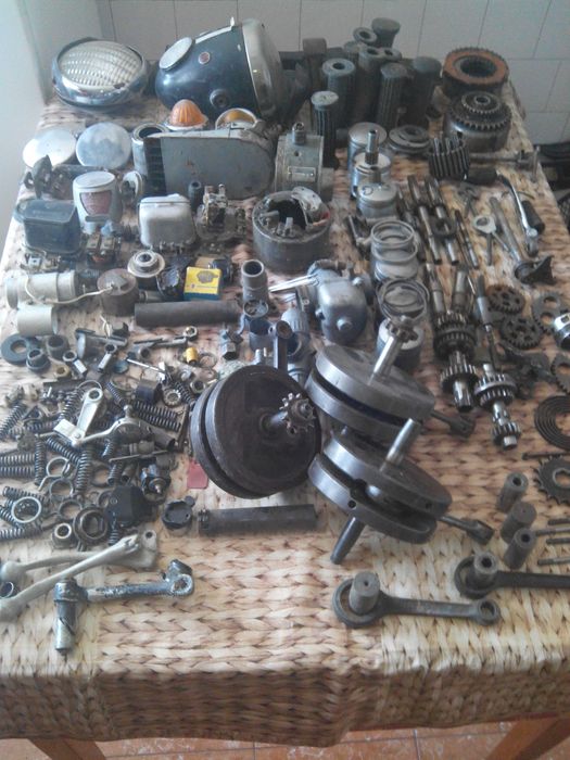 Vând motocicleta MZ125