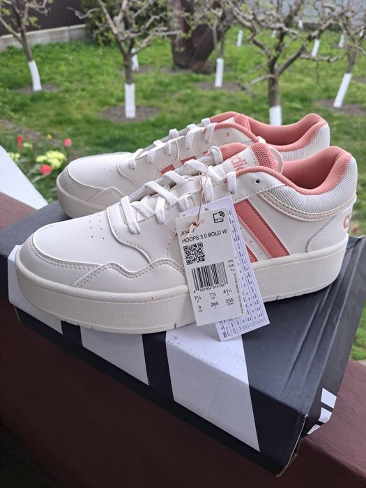 Adidasi dama marca adidas