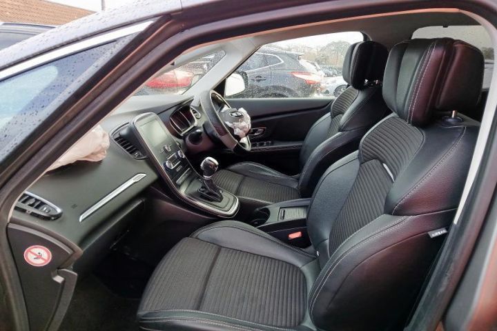 Dezmembrez Renault Grand Scenic 4 [2016 - 2020] Minivan 1.5 dCi EDC (