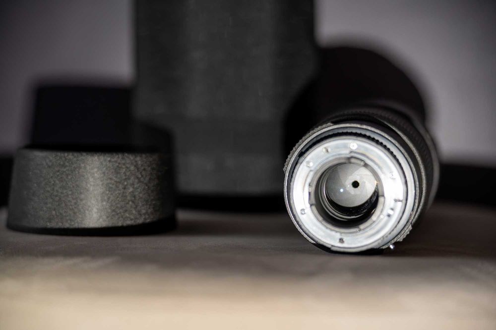 Nikon AF 80-200mm f/2.8 – stare excelentă + filtru de protecție Bower