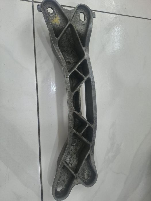 Траверса КПП ZF 2.5 BMW E34