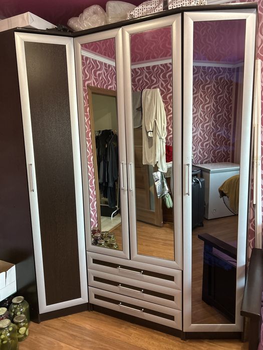 Продам туалетный столик