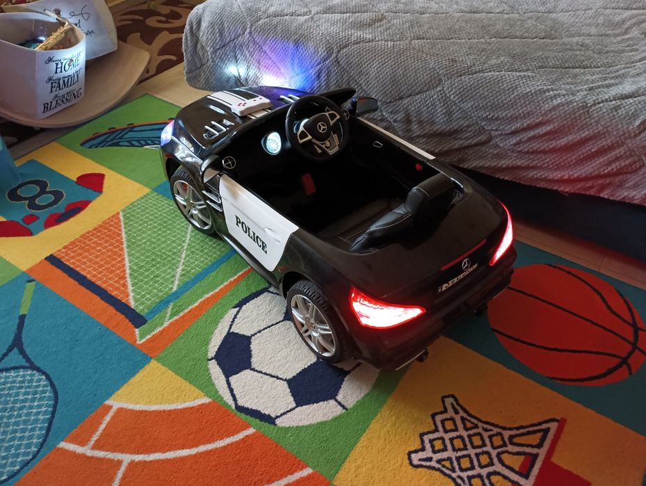 Детска акумулаторна кола