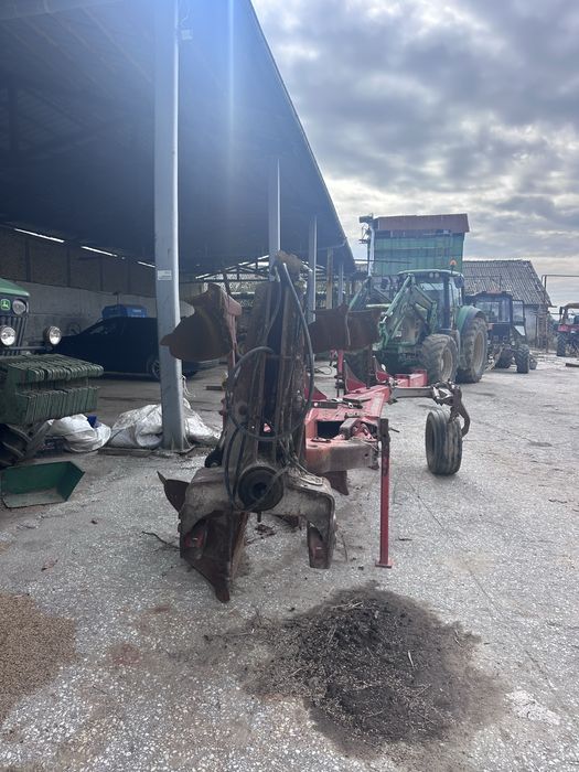 Плуг за за трактор 4 тела