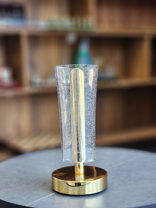 Золотая декоративная LED-лампа для интерьера