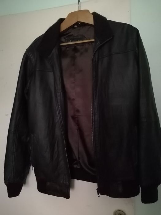 Продам кожаные куртки .