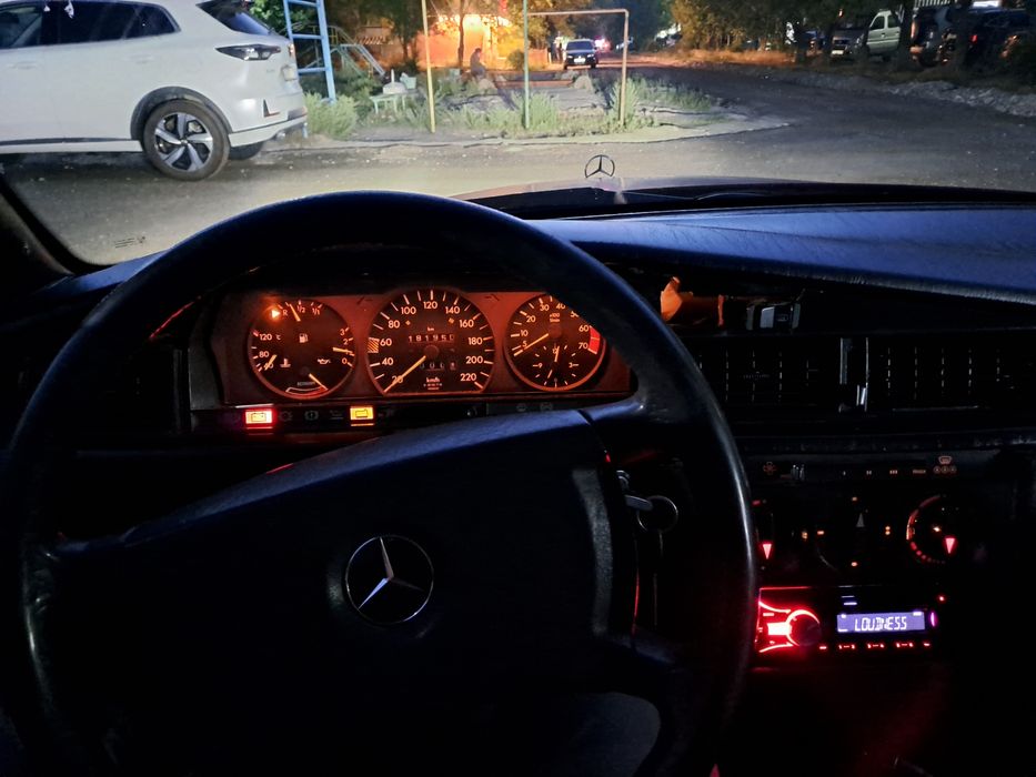 Продам Mercedes 190