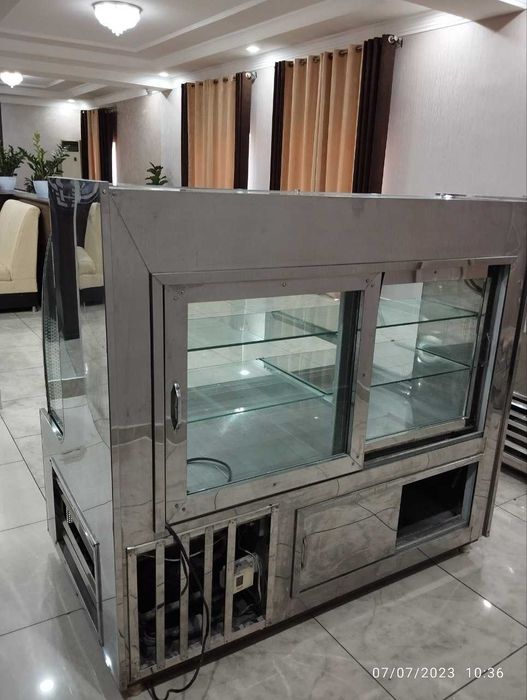 Холодильники для напитков,сладостей,колбас.