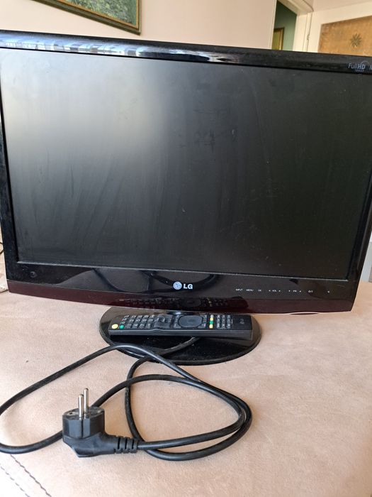 Телевизор LG работещ