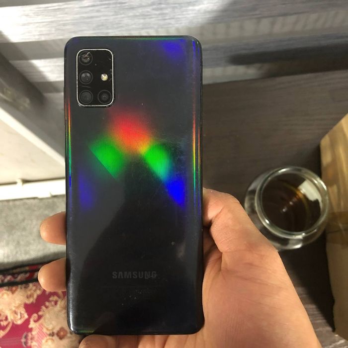 Samsung A71 ideal