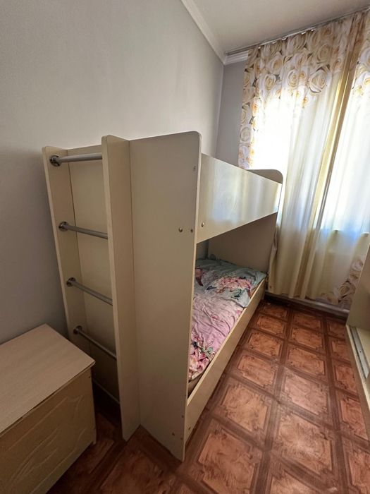 Двухъярусная кровать