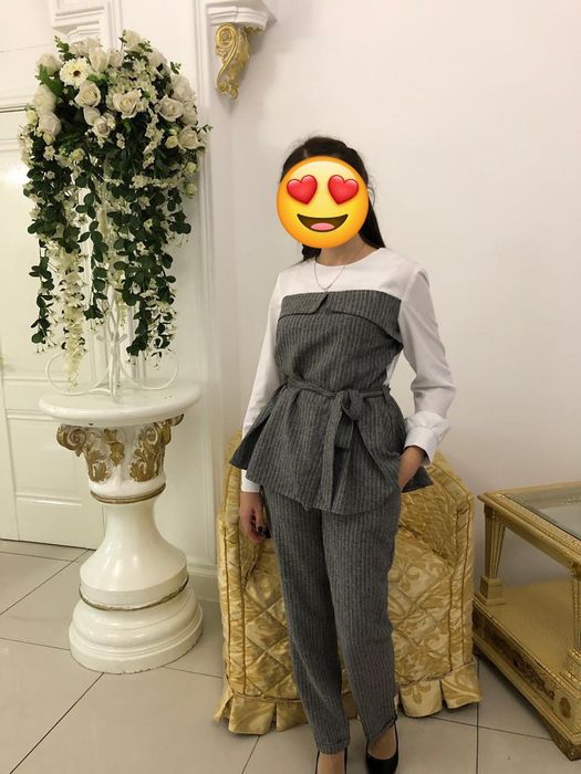 Женский классический костюм