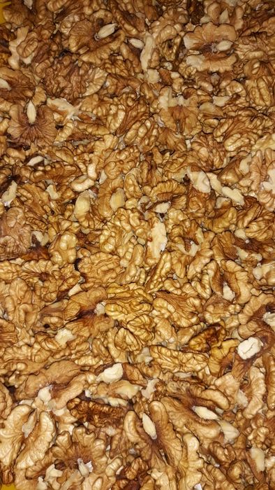 Miez de Nuca proaspat  desfacut 45 ei kg.