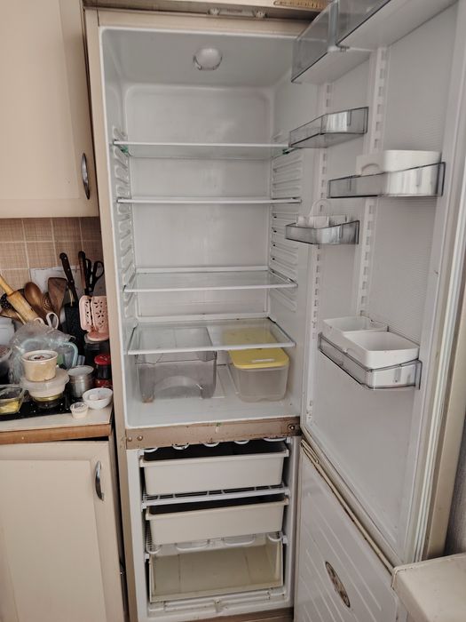Продам холодильник