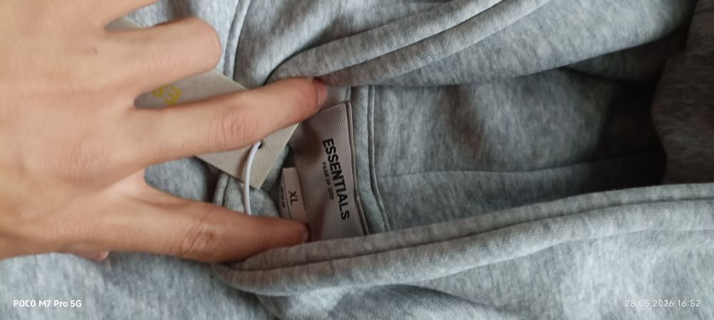 Продам кофту essentials xl