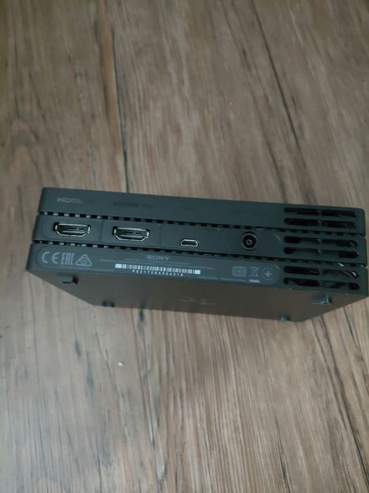 Vând vr ps4 prima versiune