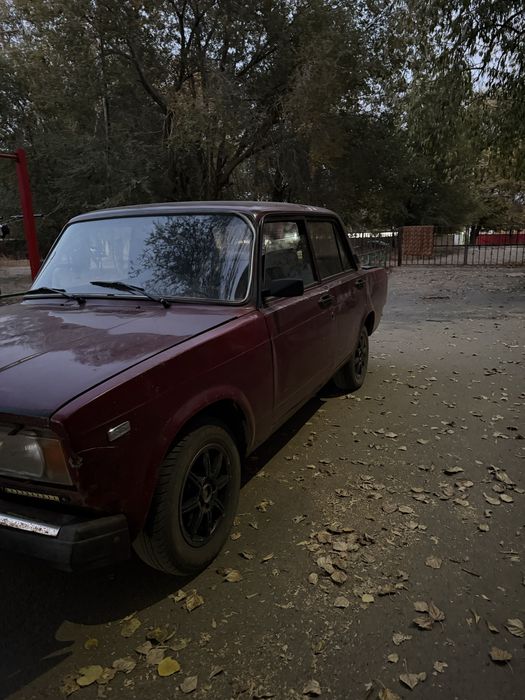 Автомобиль ВАЗ 2107