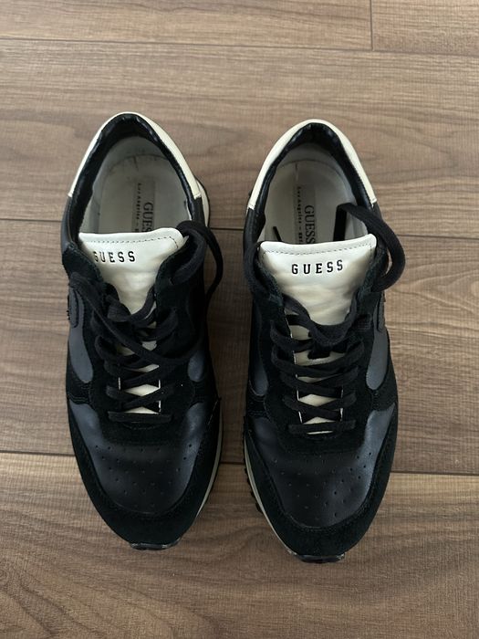 Adidasi Guess marimea 43