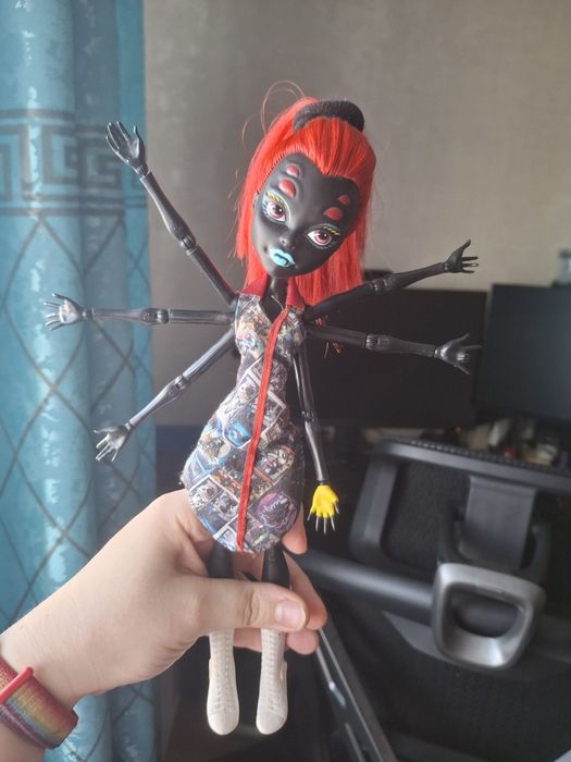 Обмен куклы Monster High