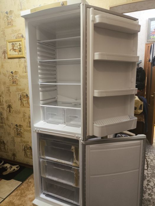 Холодильник Indesit SB200