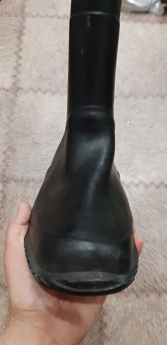 Продам резиновые сапоги.