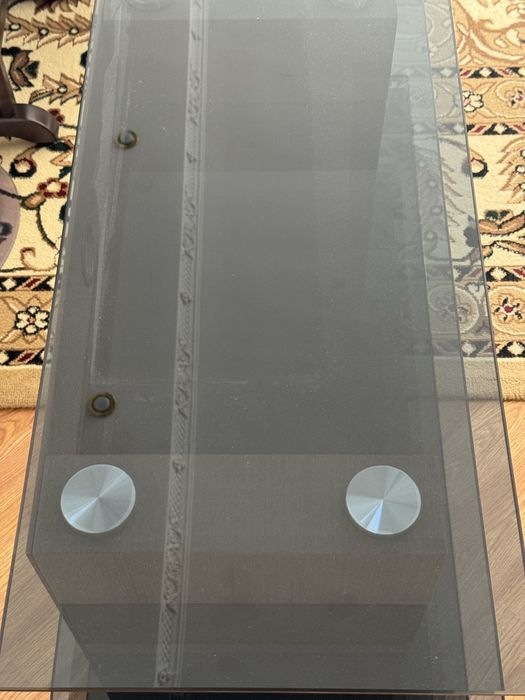 Стеклянная подставка для телевизора