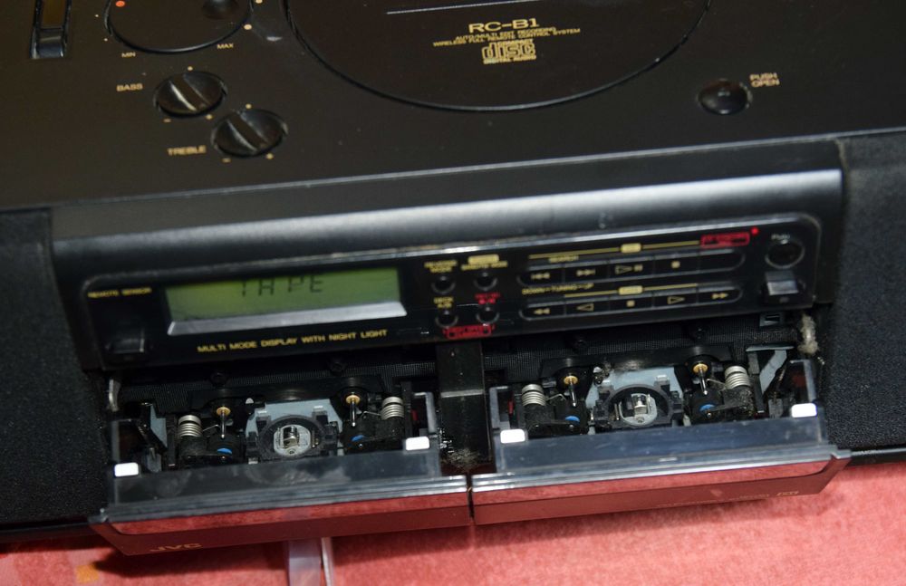 JVC radio casetofon