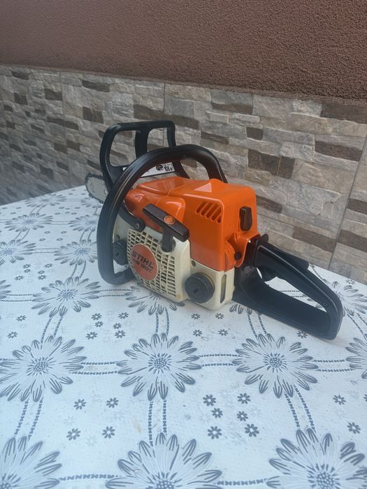 Бензинова резачка за дърва STIHL MS 180 C