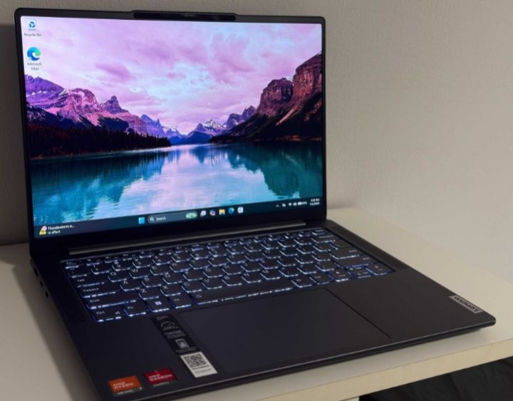 Vând Laptop Lenovo Yoga PRO 7