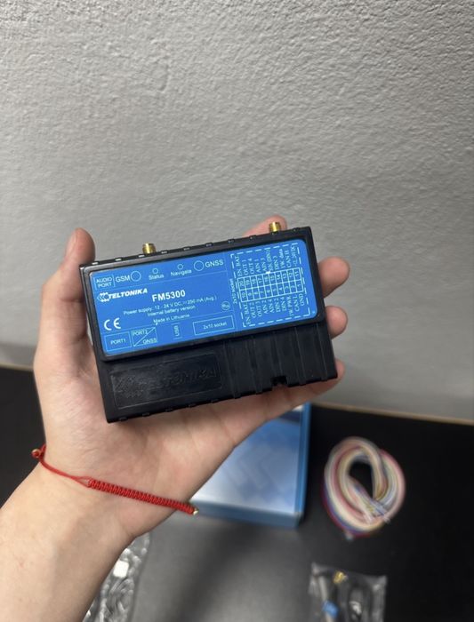 GPS трекер Teltonika FM5300