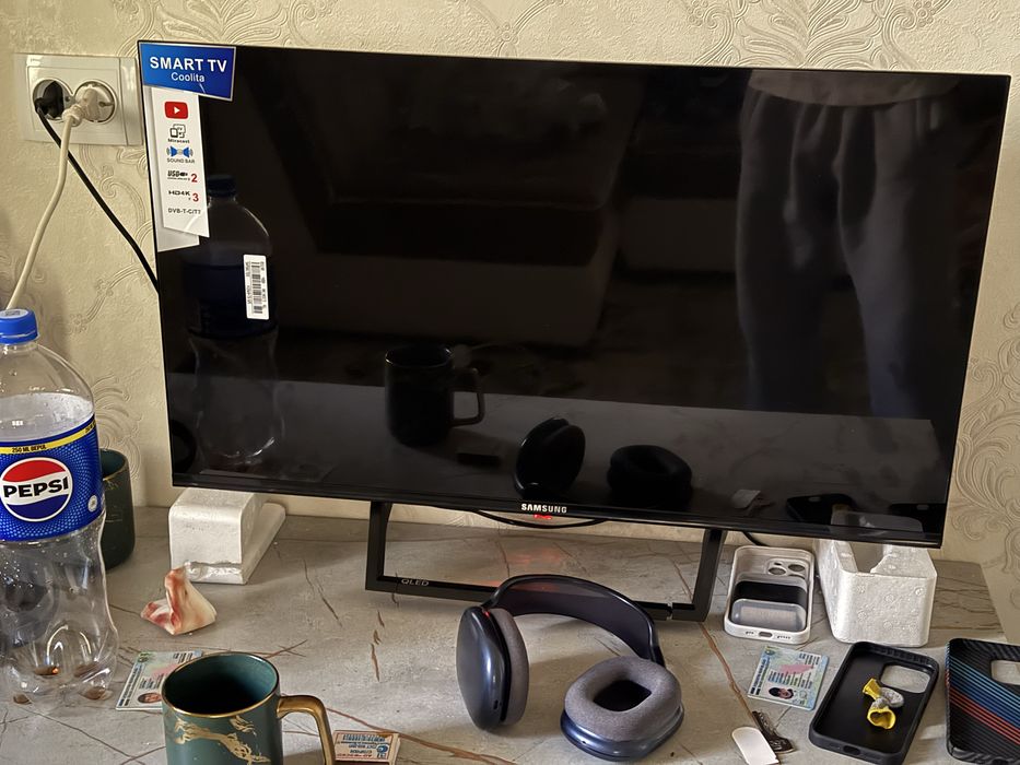 продается Smart телевизор 32 состаяние новое