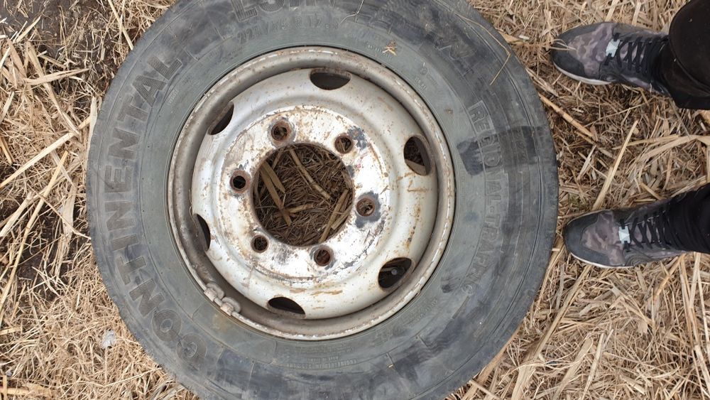 Джанта с гума 225 75 17.5 континентал