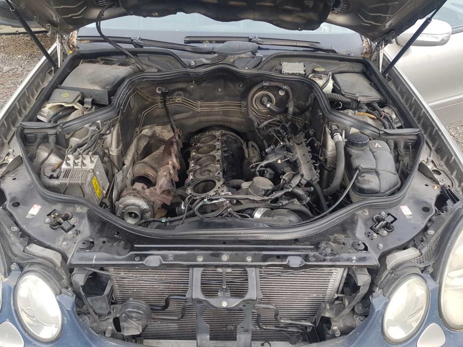 Мерцедес е 270 на части