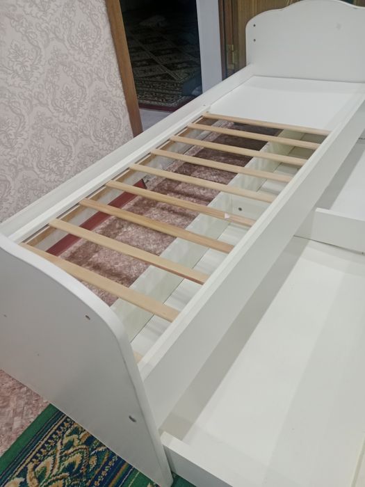 Продам детский кровать без матраса