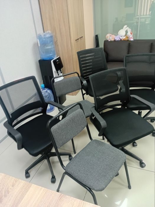 Офисные кресла по 12000