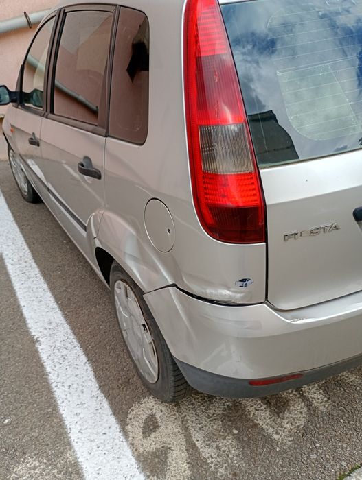 Ford fiesta 1,3  -2002