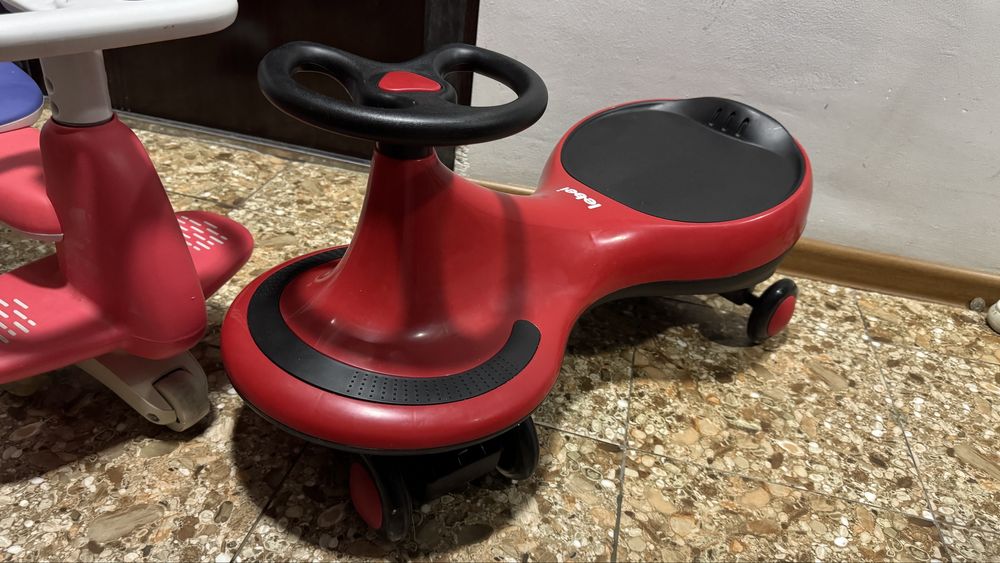 Бэбикар (bebecar) ездит без батареек и педалей. До 70кг