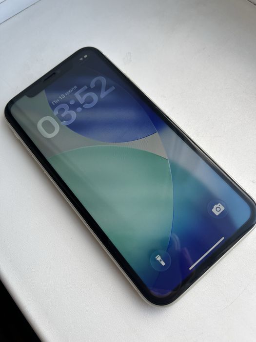 Продам белый iphone 11 128gb