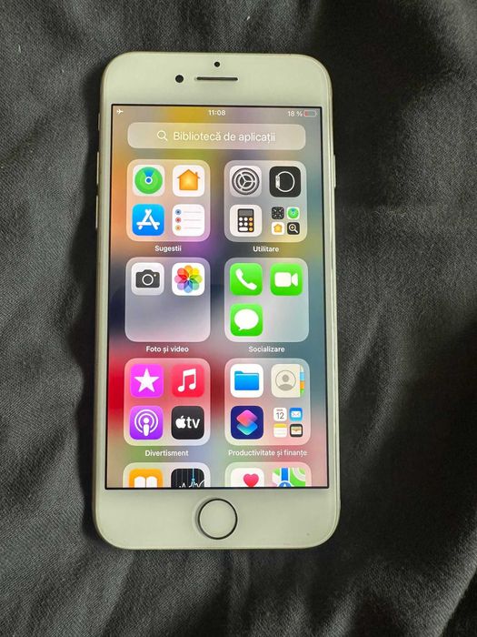 Iphone 7 Alb sau Negru  100% baterie Liber de retea