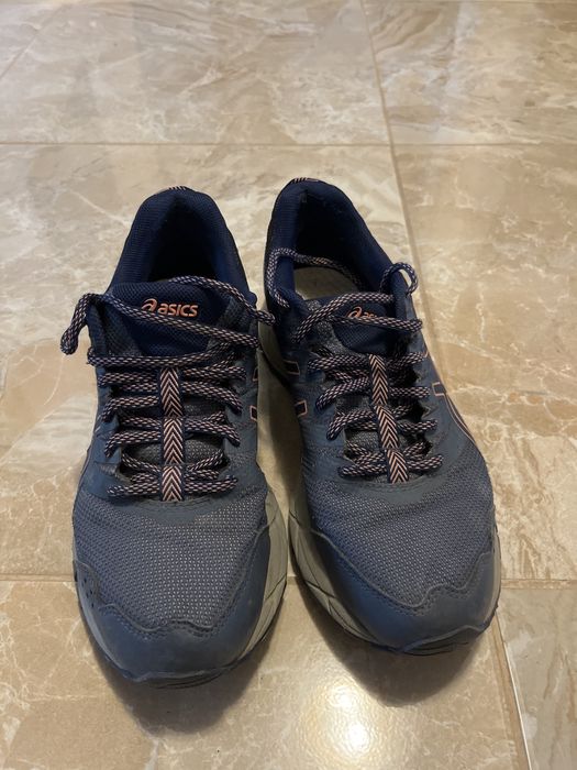 Lucruri de vanzare(incaltaminte sportiva, manusi de box)