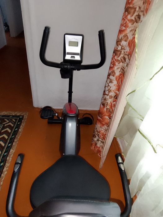 Велотренажёр горизонтальный.