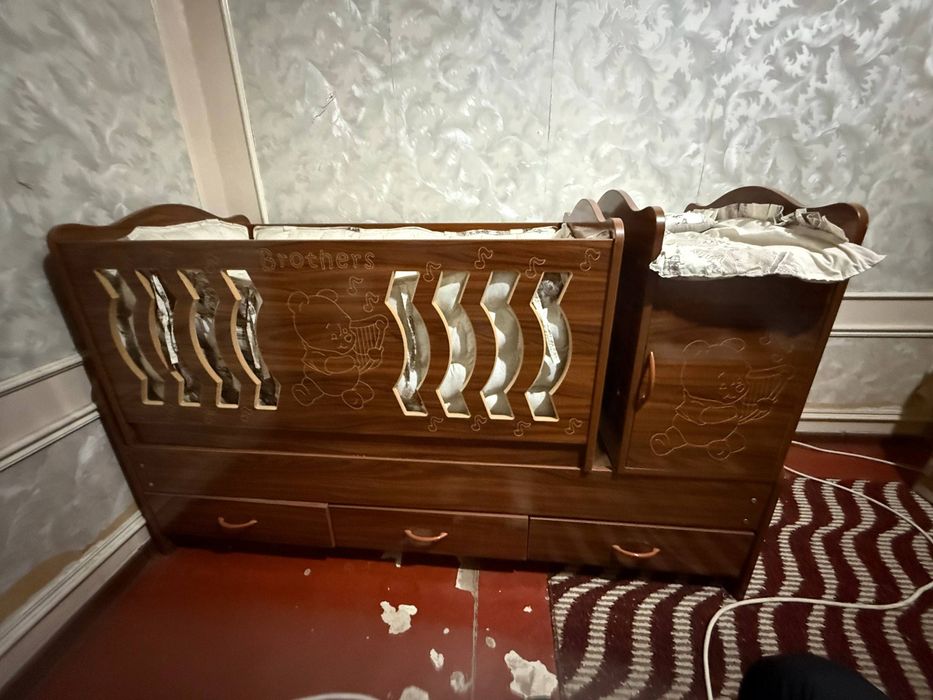 Продаю детский кровать в идеальном состоянии Все вопросы по телефону