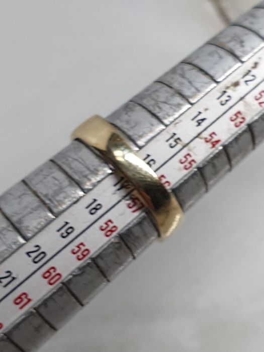 Inel din aur de 14K cu pietre semiprețioase albe – mărimea 56,5 – 4,68