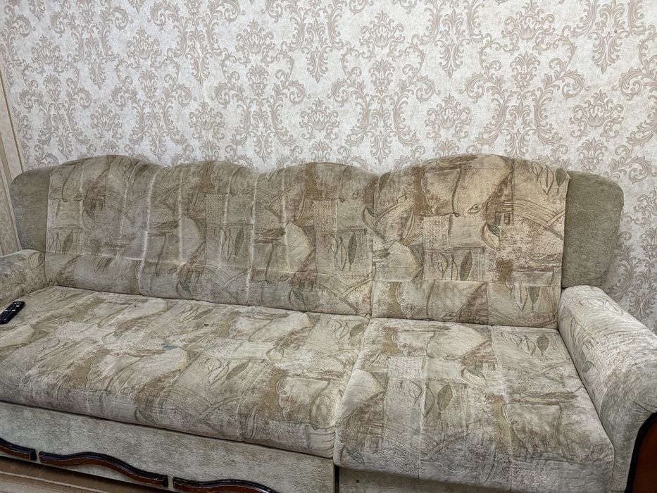 Продам диван б/у срочно