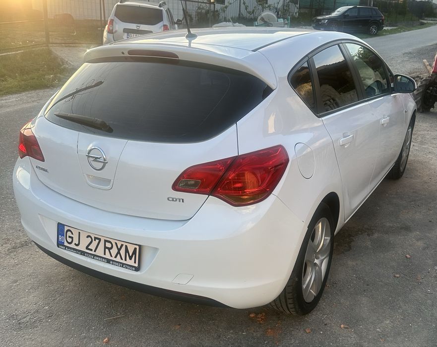 Opel astra j 2011