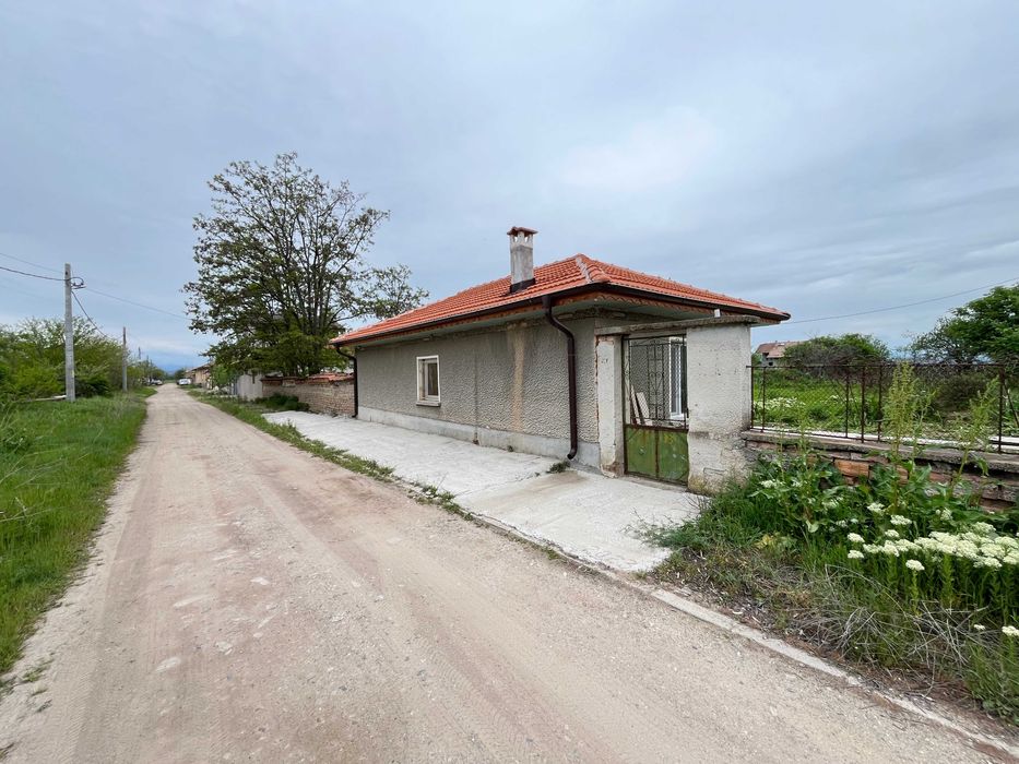 Продава се Къща в с. Ръжево, Област Пловдив - 54 кв.м за 945 €/кв.м - Снимка #1