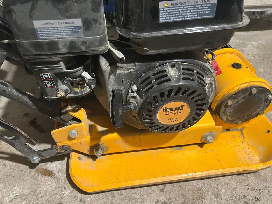 Vând talpă compactoare 82 kg