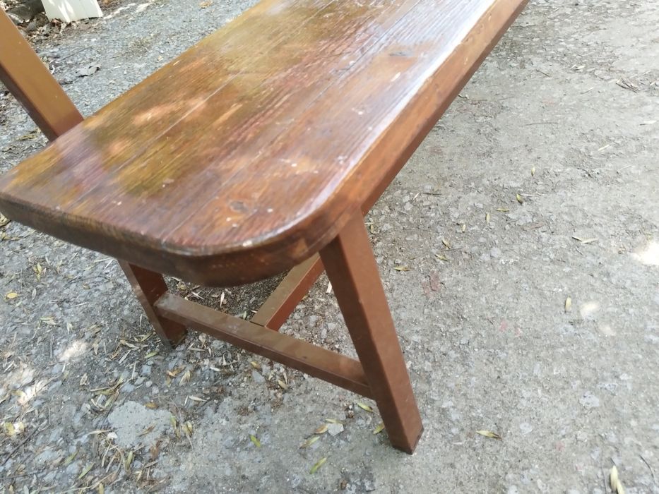 Маси с пейки от масивна дървесина