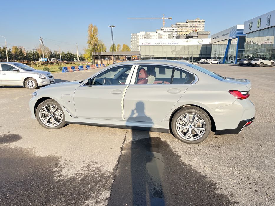 BMW i3 eDrive 35 L . 2026 Restyling. Nardo grey. В Ташкенте наличии.