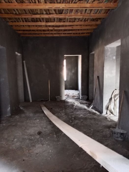 Qibrayda may maxallasida yer korobka uyi bn sotiladi